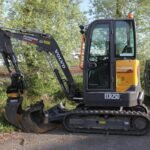 Volvo ECR 25D  avec Engcon et remorque