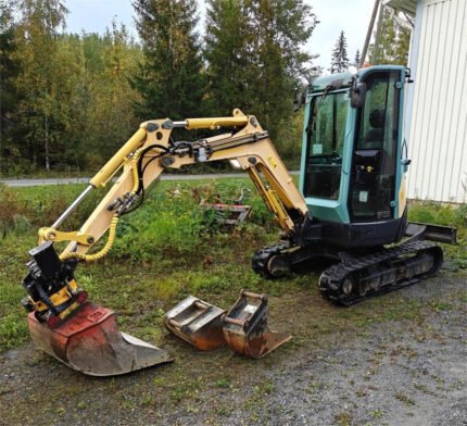 YANMAR VIO25-4, Engcon, 3 godets