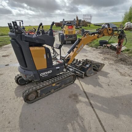 Case CX14 D avec Marteau hydraulique et 4 godets