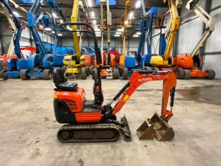 Kubota K008-3 avec Accessoires