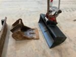 Takeuchi TB216 avec 3 godets – Image 3